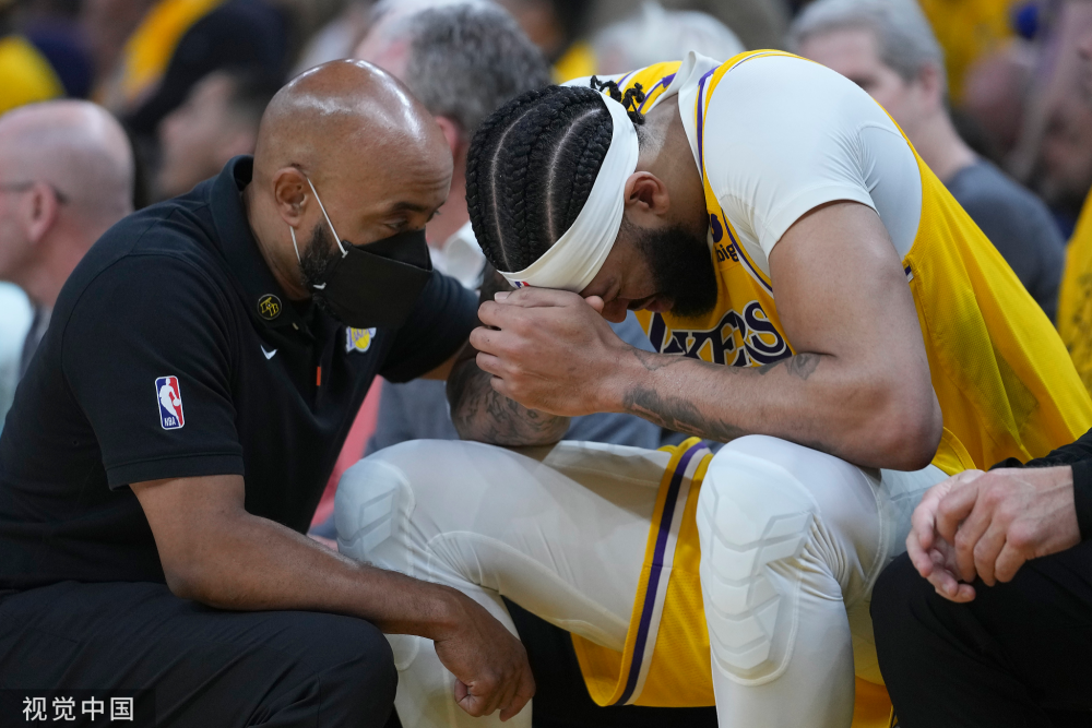 开云体育-浓眉哥意外战胜西班牙队，领先优势明显引爆全场！的简单介绍