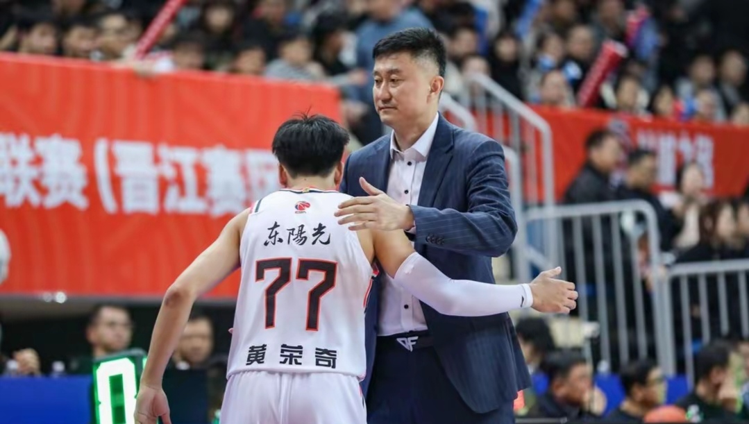 KAIYUN-JackeyLove迎来二十赛季出色发挥，澳大利亚队观众热烈欢呼！